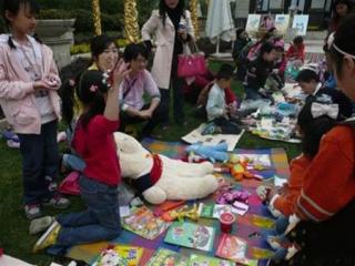 招商北固湾 小小跳蚤市场“与简同行”